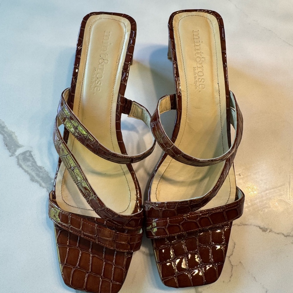 Mint & Rose Brown Croc-Embossed Women’s Sandals size 41, fits US 10.